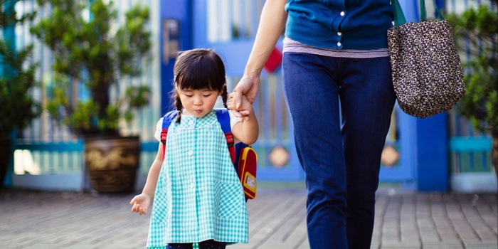 Cùng con đi học mẫu giáo Cùng con đi học mẫu giáo